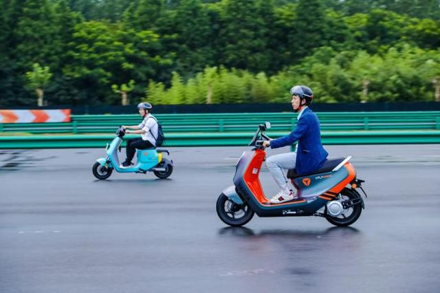 揭秘電動車電池補(bǔ)水的真實效果與選擇